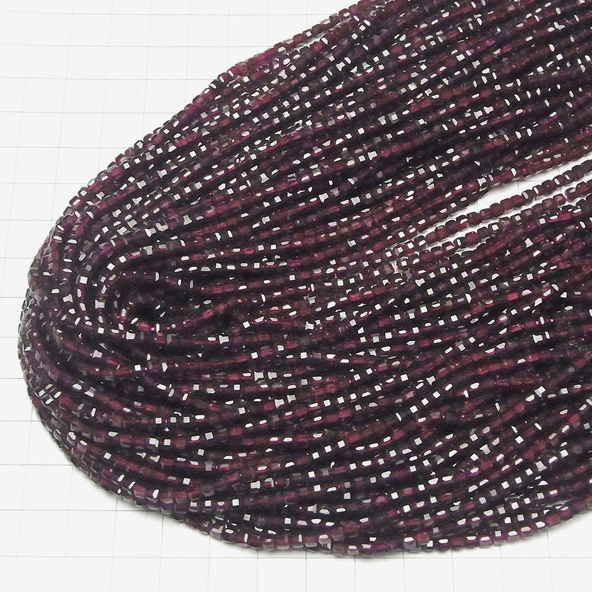 High Quality! Rhodolite Garnet AAA Cube Shape 3x3x3mm 1strand beads (aprx.15inch/37cm)