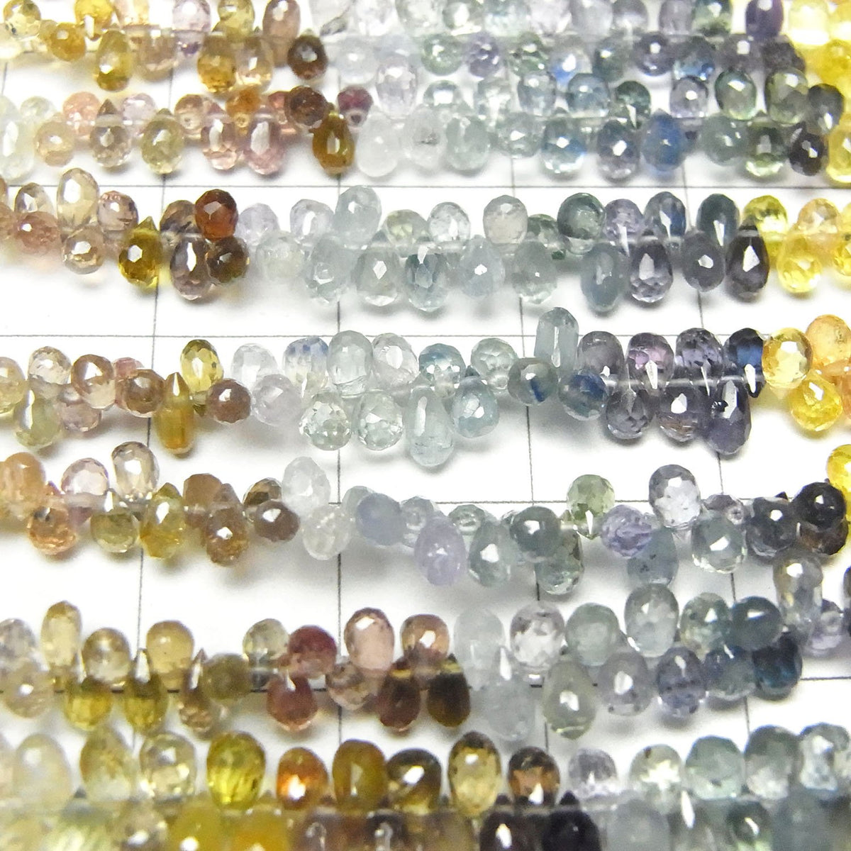 高品質多色藍寶石 AAA 刻面水滴形刻面珠 1串(約7 英寸/18 公分)