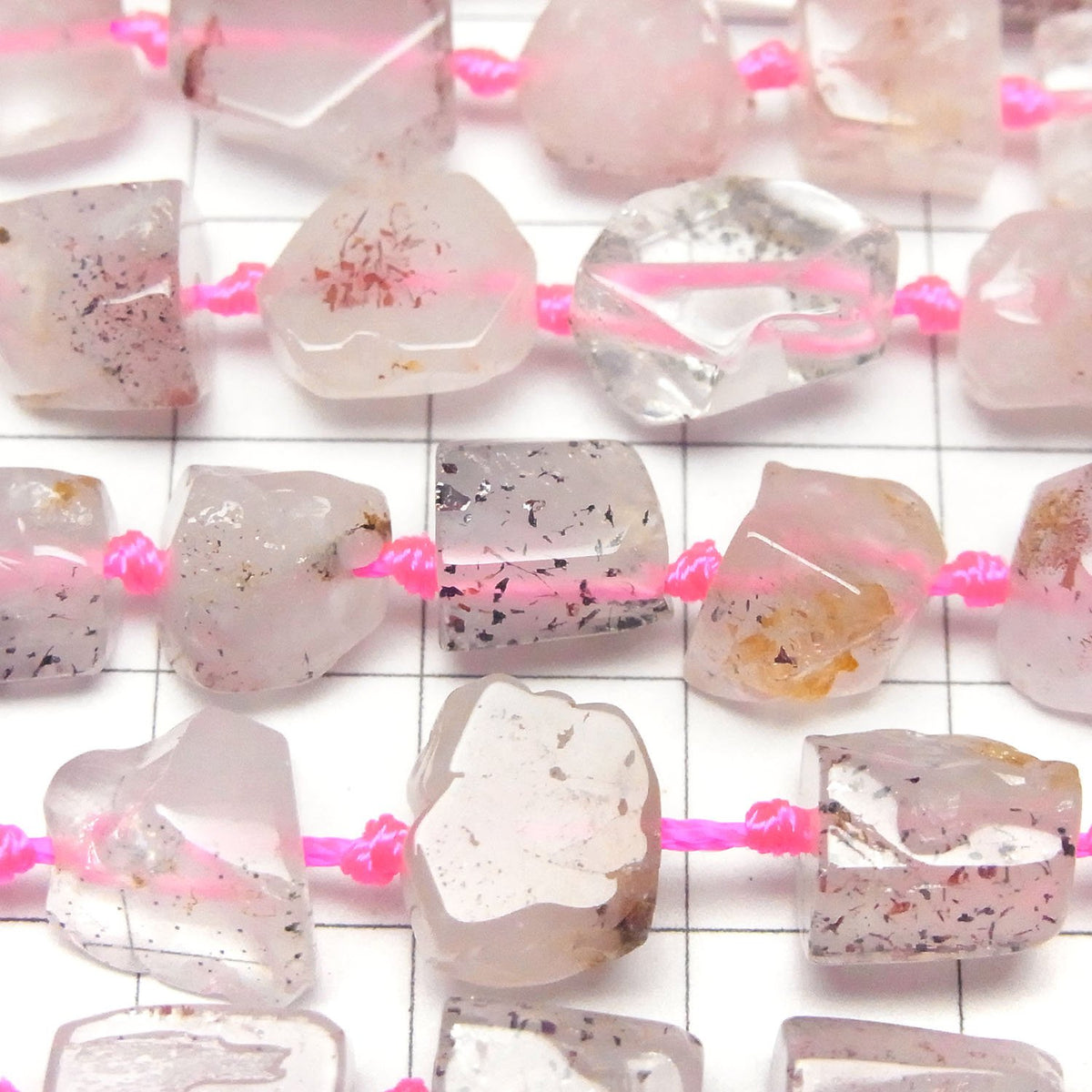Lépidocrocite dans du quartz brut AA - 1 fil de perles (environ 38 cm/15 pouces)