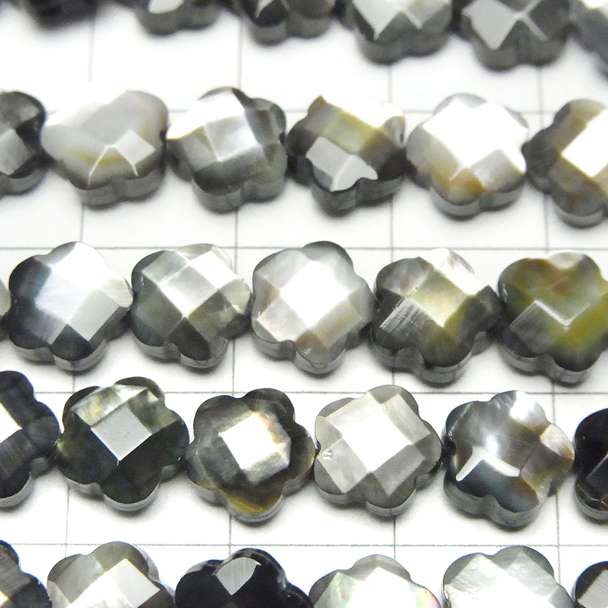 Perles en coquillage noir de haute qualité (facettées) 8 x 8 x 4 mm, demi-fil ou 1 fil (environ 38 cm / 1,5 pouce)