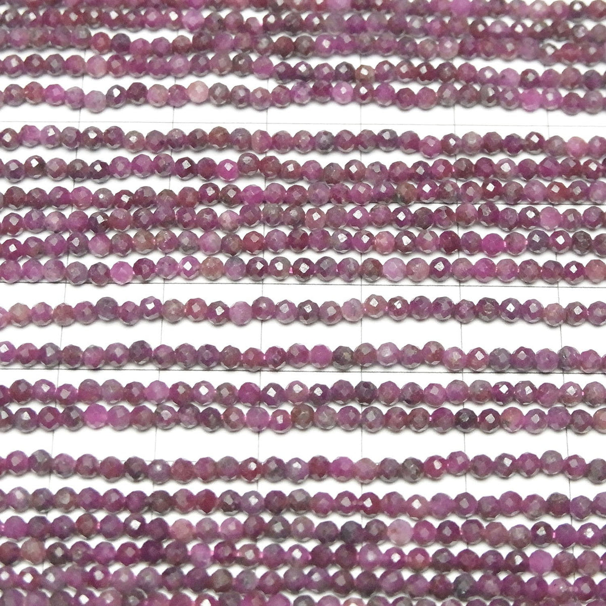 Haute qualité ! Rubis indien AA+ Facetté Rond 2,5 mm 1 fil de perles (env. 15 pouces/37 cm)