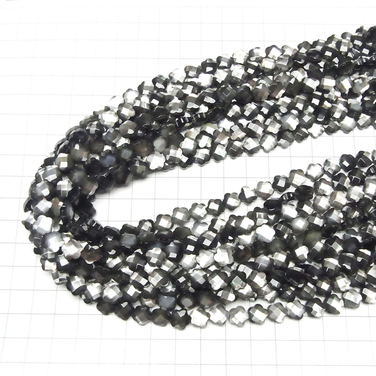 Perles en coquillage noir de haute qualité (facettées) 8 x 8 x 4 mm, demi-fil ou 1 fil (environ 38 cm / 1,5 pouce)