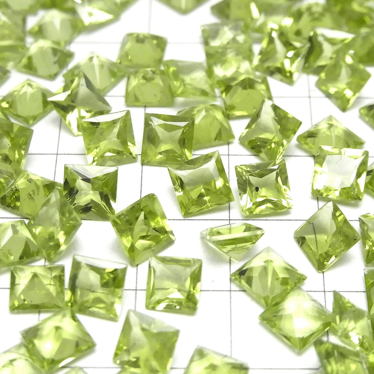 高品質橄欖石 AAA 未鑽孔公主方形 6x6x4mm 5顆