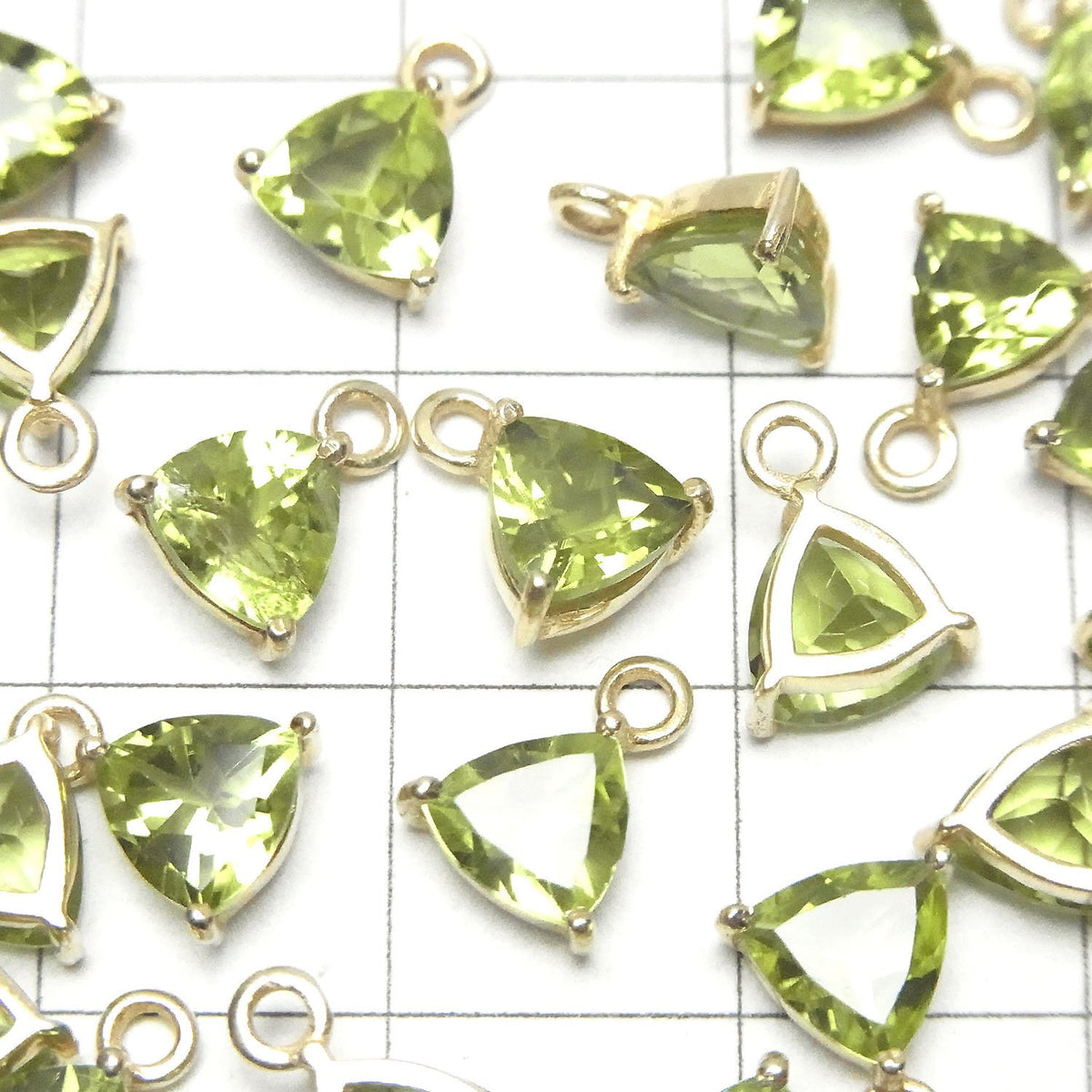 High Quality Peridot AAA Bezel Setting Triangle Faceted 7x7mm 18KGP 2pcs
