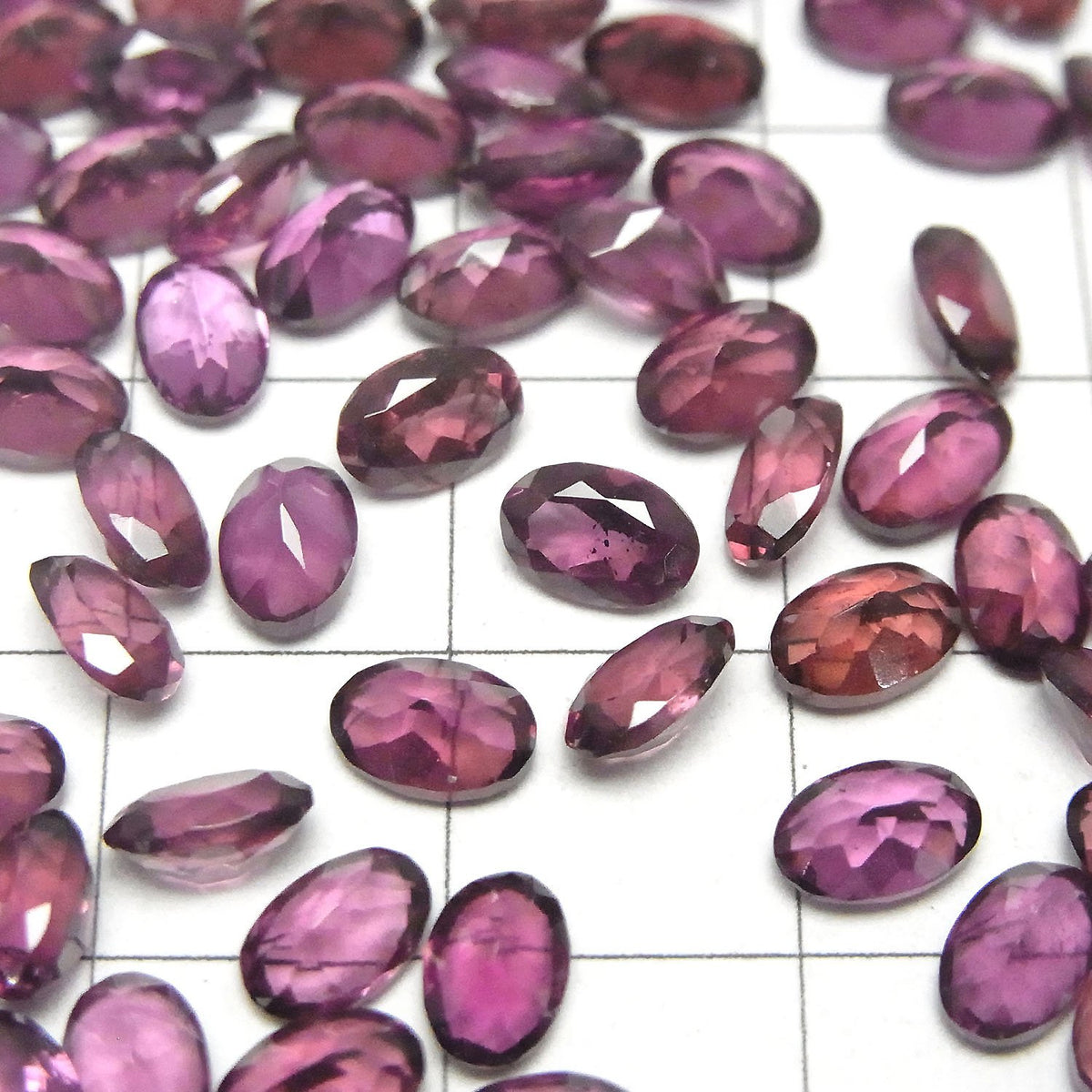 Grenat Malaya de haute qualité AAA - Pierre libre facettée ovale 6x4mm 2pcs