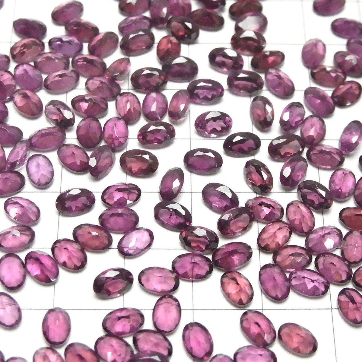 Grenat Malaya de haute qualité AAA - Pierre libre facettée ovale 6x4mm 2pcs