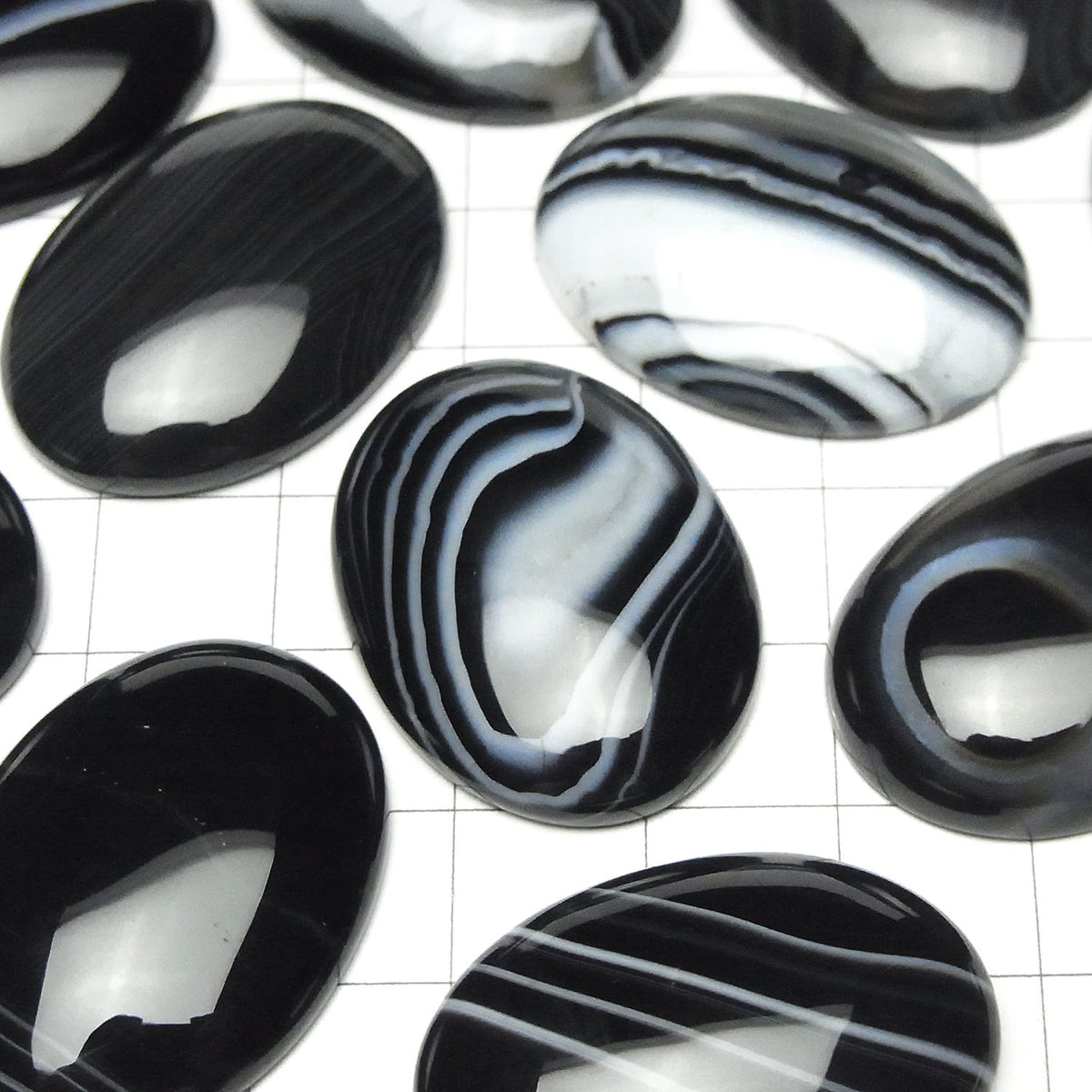 Cabochon ovale Onyx rayé AAA 30x22mm 1 pièce