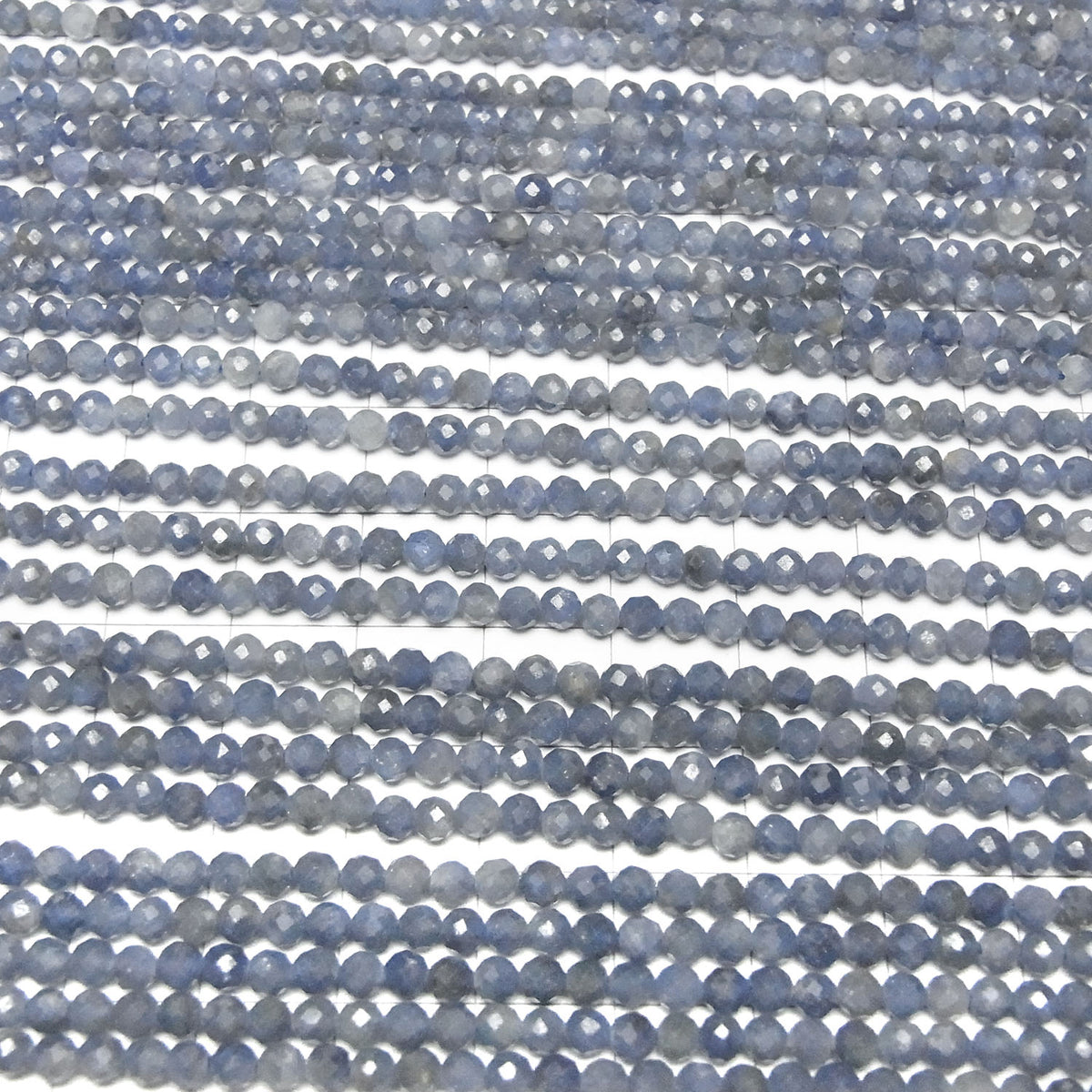 Haute qualité ! Saphir de Ceylan AA facetté rond 3-3,5 mm, 1 fil de perles (env. 15 pouces / 37 cm)
