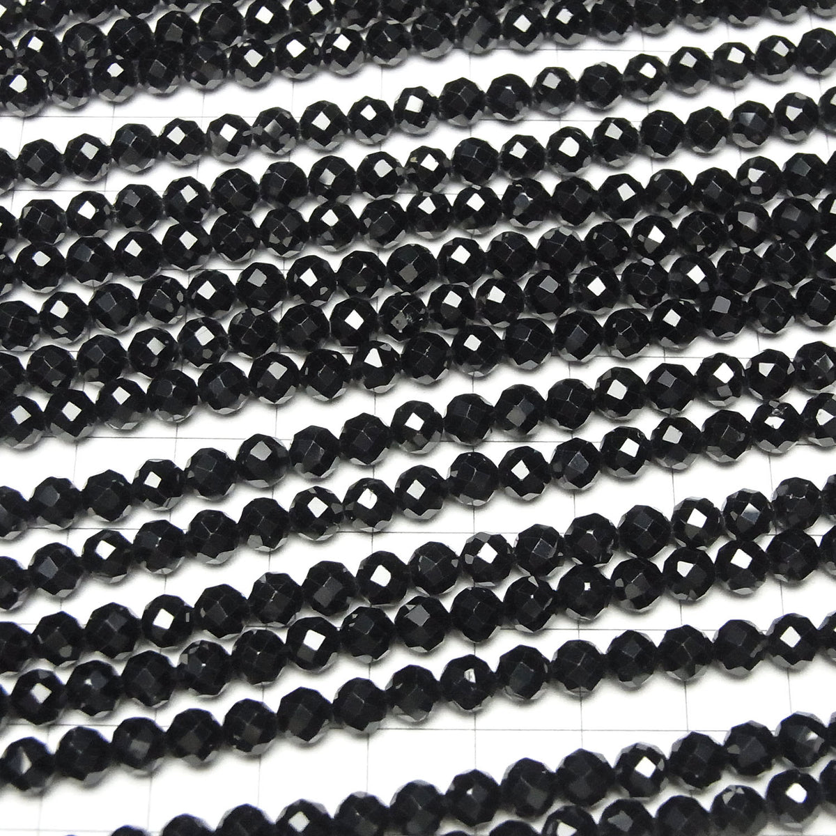 Haute Qualité Spinelle Noire AAA Facettée Ronde 5mm 1 fil de perles (env. 15 pouces / 37 cm)