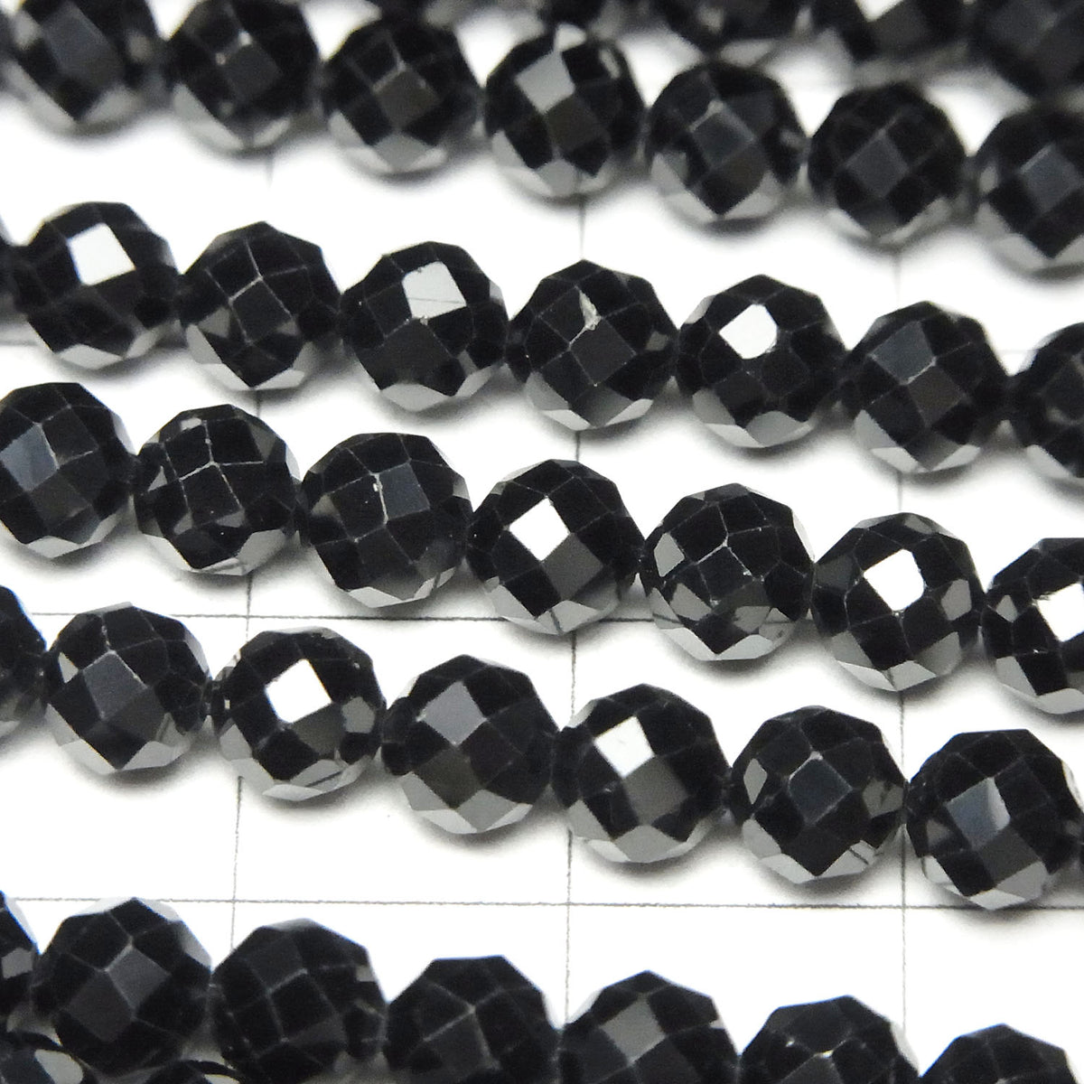 Haute Qualité Spinelle Noire AAA Facettée Ronde 5mm 1 fil de perles (env. 15 pouces / 37 cm)