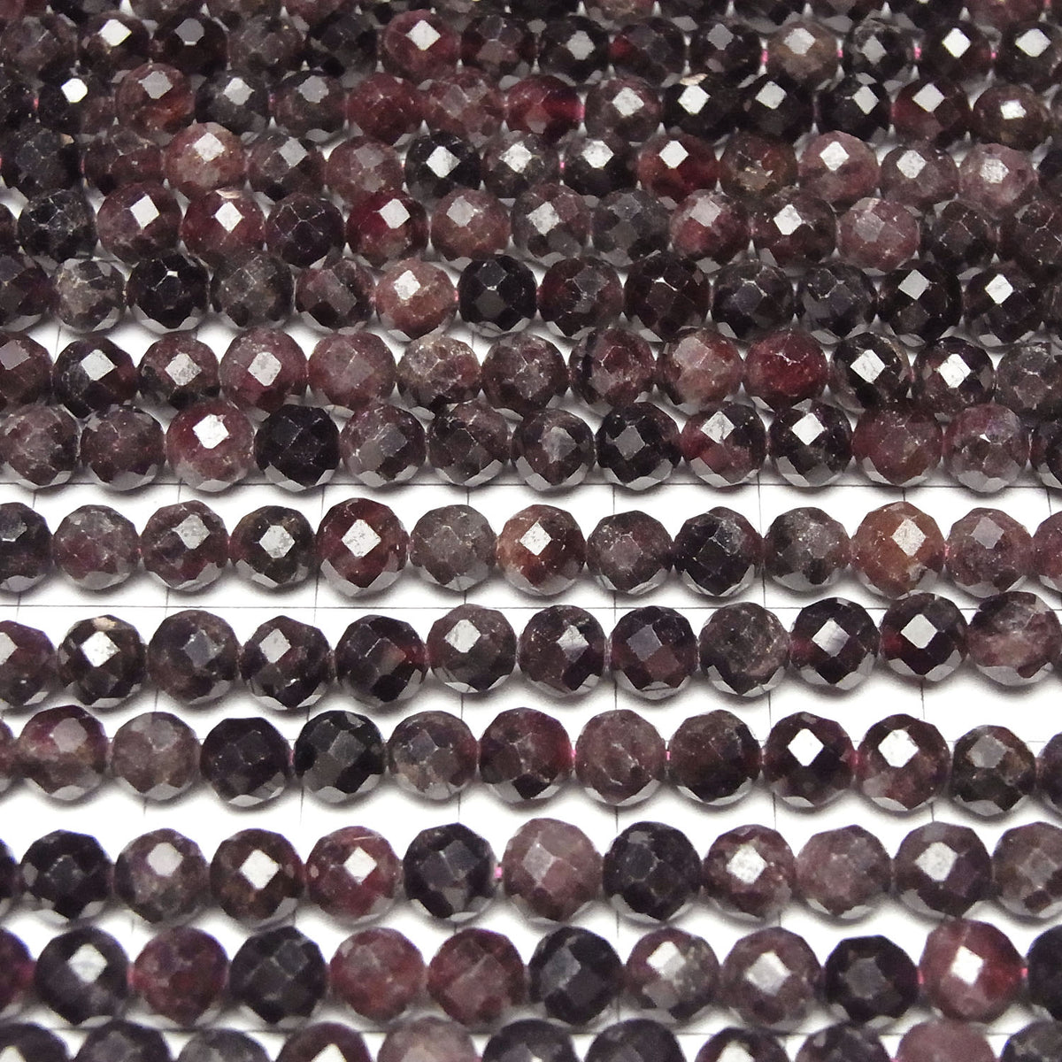 Hochwertig! Mosambikgranat AA 64 Facettierte Rund 6.5mm 1 Strang Perlen (ca. 15 Zoll/36 cm)