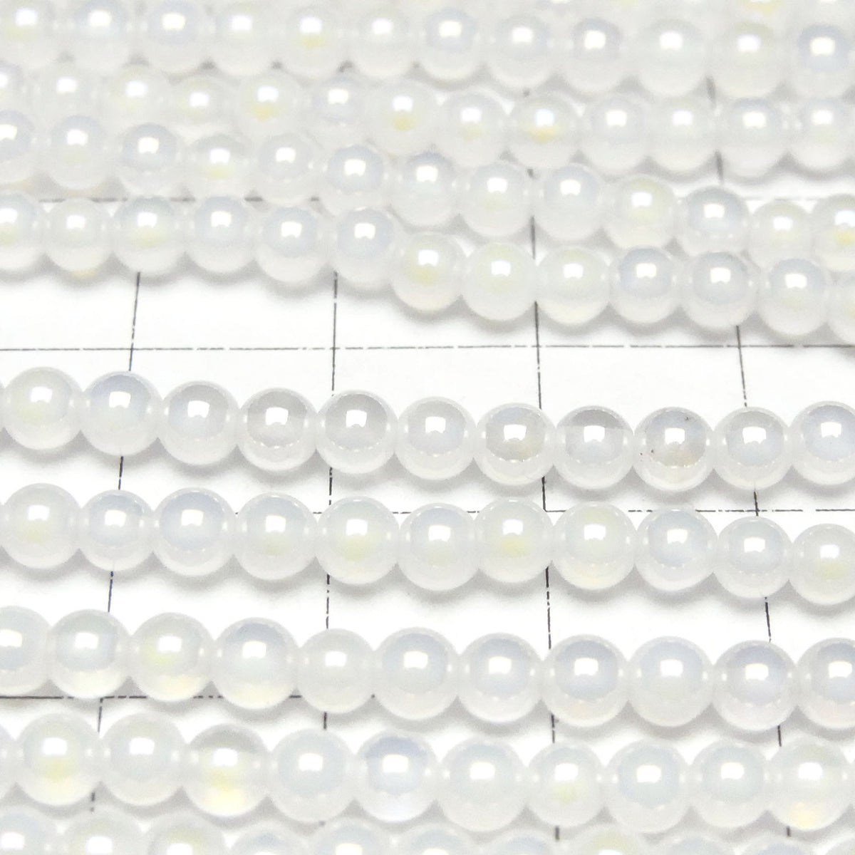 1strand $5.79! Flash, White Chalcedony Round 4mm 1strand beads (aprx.15inch / 37cm)