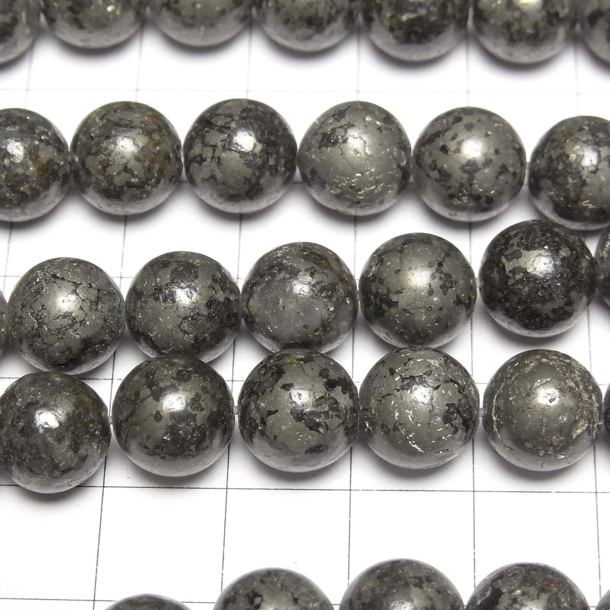 Pyrite Matrice Ronde 10 mm demi ou 1 fil de perles (environ 14 pouces/35 cm)