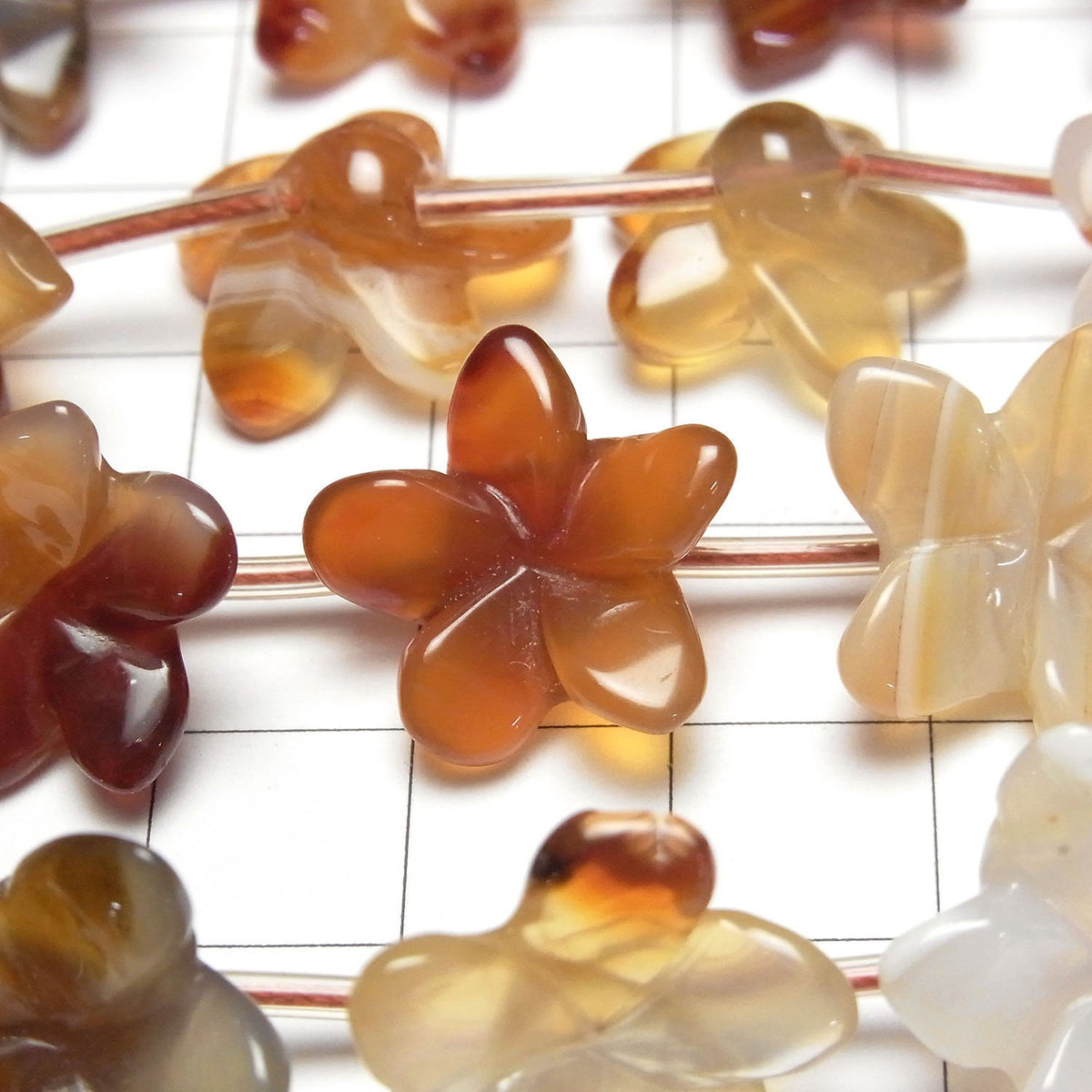 Fleur de Cornaline Mixte, 1 fil de perles (env. 36 cm/15 pouces)