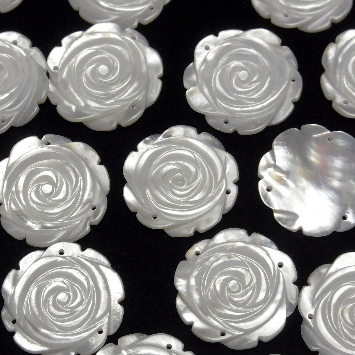 3pcs 8,79 $ ! Coque blanche (huître à lèvres argentées) AAA Rose 22 mm Trois trous 3pcs