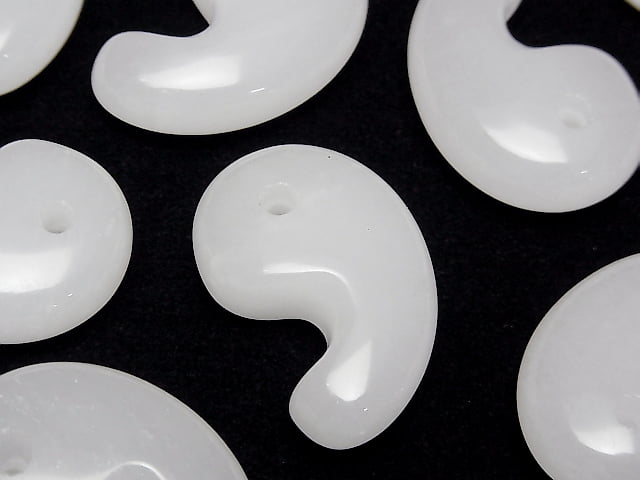 [Video] White Jade Comma Shaped Bead 30x20mm 1pc