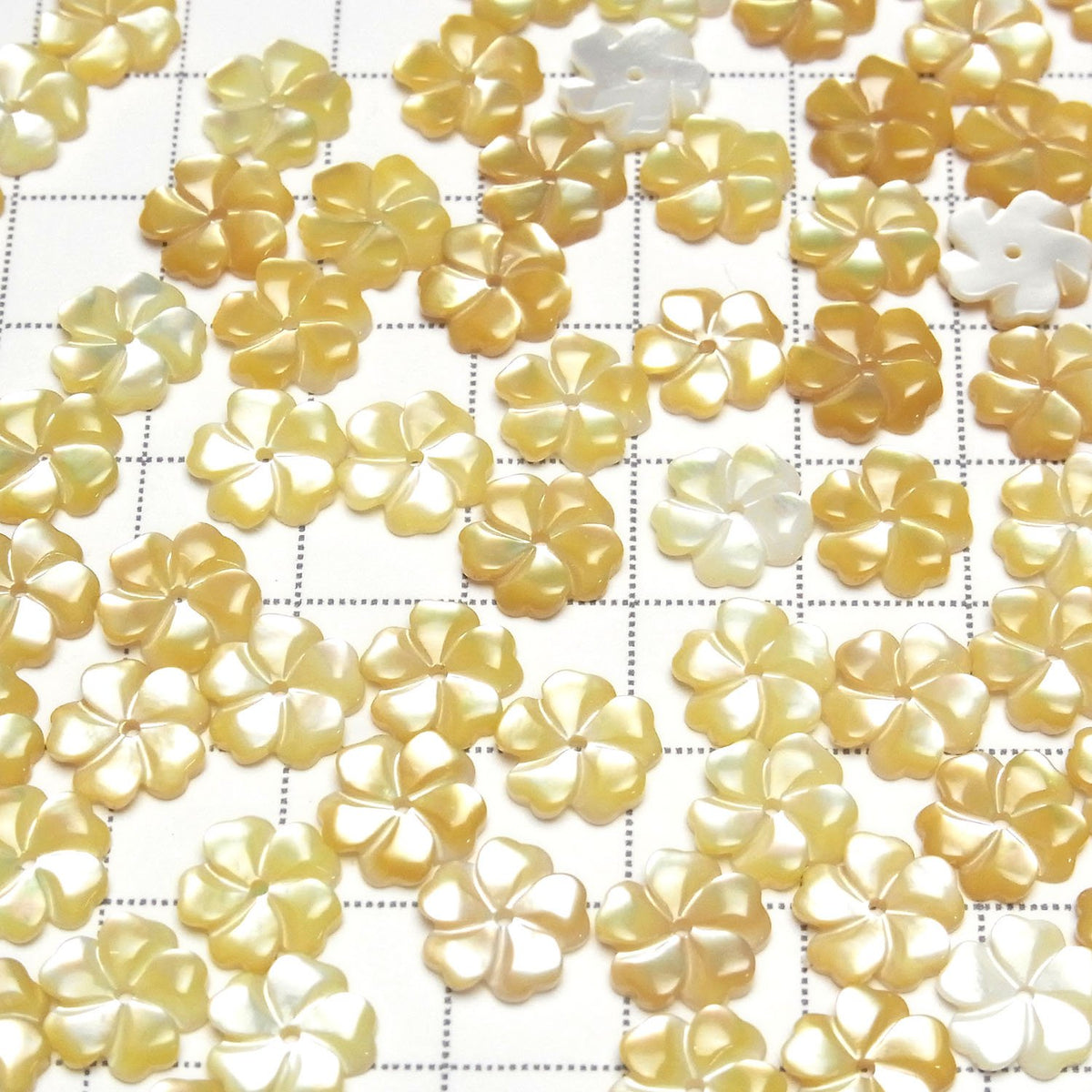 Coque jaune haute qualité AAA Fleur 10mm Trou central 4pcs 3,79 $ !