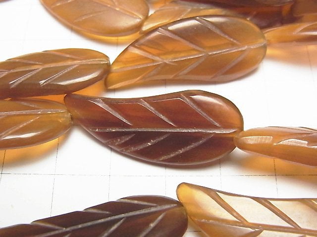 Buffalo Horn Leaf 33x13x4mm Brown half or 1strand (12pcs )