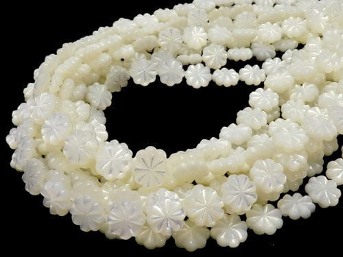 [Video] High Quality White Shell (Silver-lip Oyster)AAA Flower (Both Side Finish)12x12x4mm 1/4 or 1strand beads (aprx.15inch/36cm)