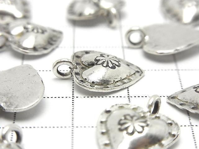 Karen 銀色圖案心形飾物 18x14x3mm 1個