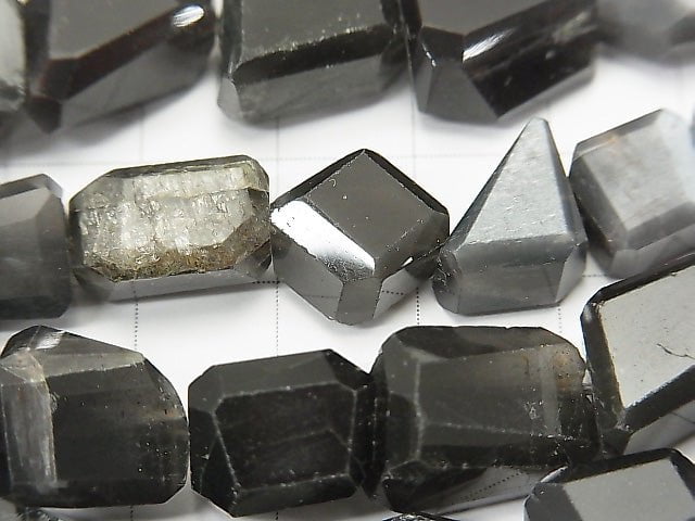 [Video] Black Moonstone AA++ Faceted Nugget half or 1strand beads (aprx.9inch / 23 cm)