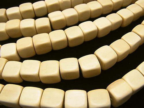 1strand $4.79! White Wood Cube 10x10x10mm 1strand beads (aprx.14inch / 35cm)