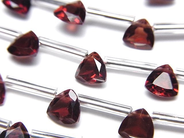 [Video]High Quality Mozambique Garnet AAA Triangle Faceted 6x6mm 1strand (8pcs)