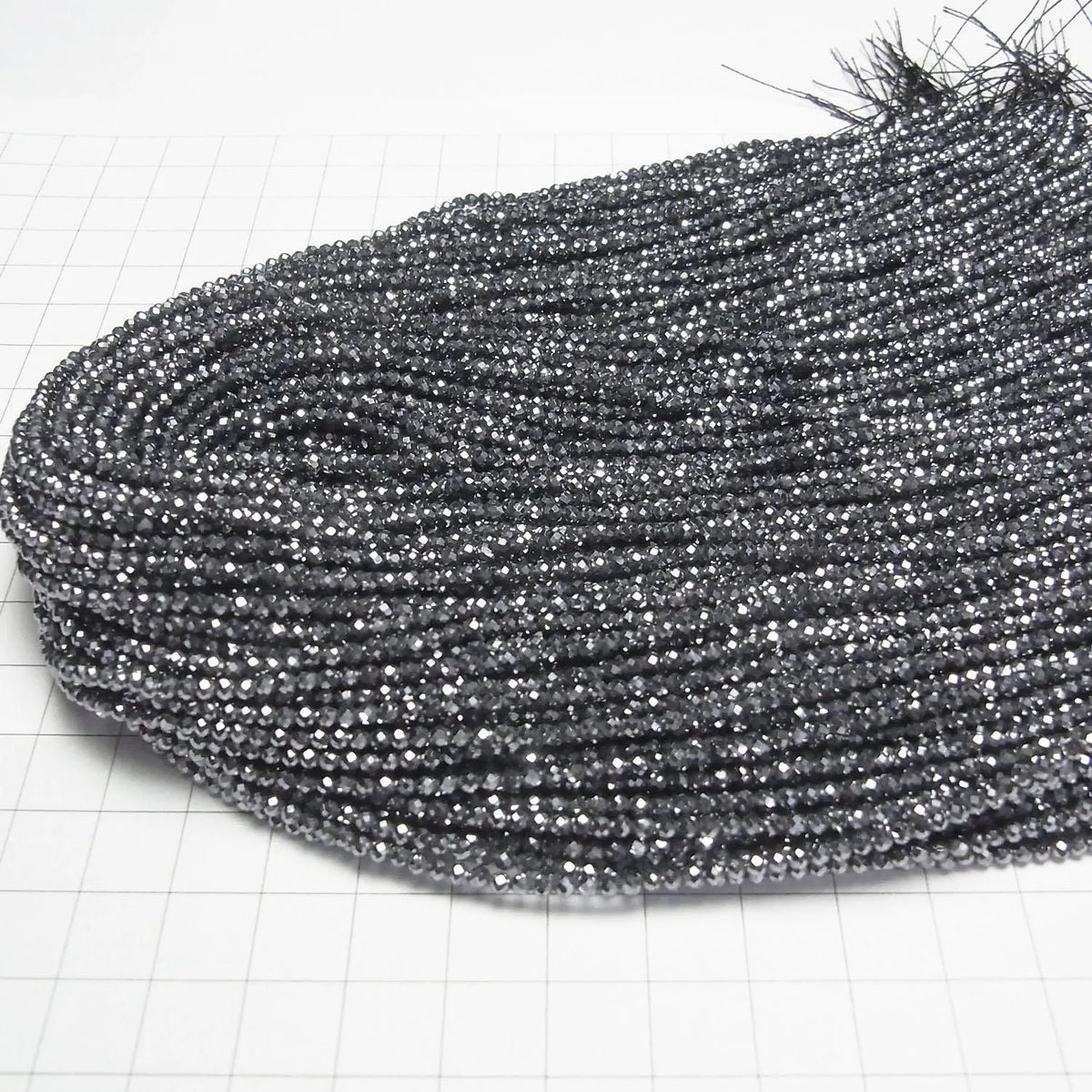 Haute Qualité ! 1 fil 8,79 $ ! Perles Terahertz rondes à facettes 2mm 1 fil (env. 15 pouces/37cm)