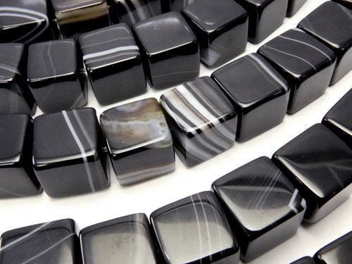 Striped Onyx Cube 8x8x8mm half or 1strand beads (aprx.15inch/36cm)