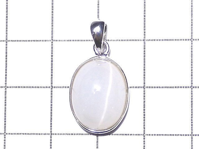 [Video] [One of a kind] High Quality White Cat's-eye Quartz AAA Pendant Silver925 NO.61