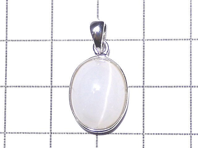 [Video] [One of a kind] High Quality White Cat's-eye Quartz AAA Pendant Silver925 NO.61