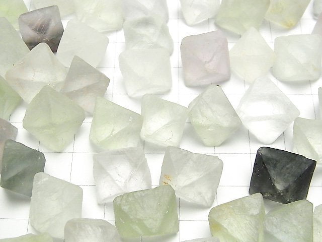 Multicolor Fluorite Undrilled 8Faceted Body 100g