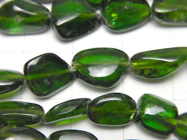 [Video] High Quality Chrome Diopside AAA- AAA- Flat Nugget half or 1strand beads (aprx.17 inch / 42 cm)