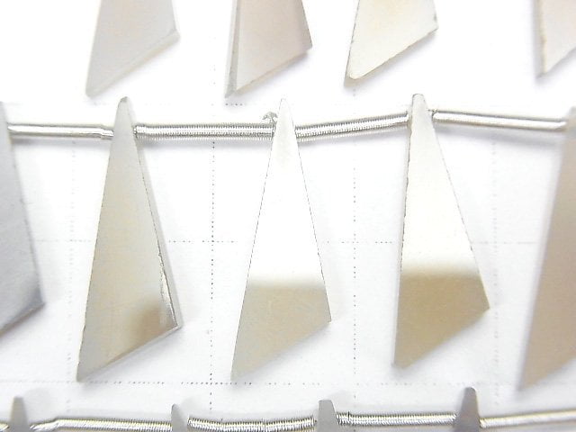 [Video] High Quality Gray Onyx AAA Flat Triangle 20x6x3mm 1strand (8pcs)