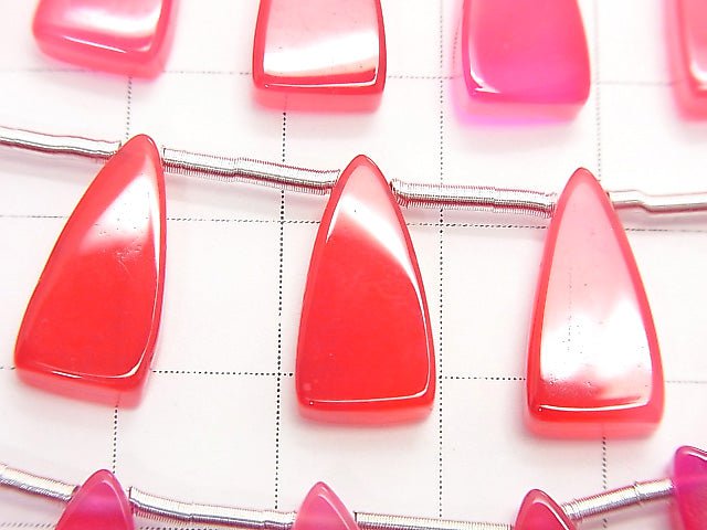 1strand $24.99! Fuchsia Pink Chalcedony AAA Flat Triangle 16x8mm 1strand (8pcs).