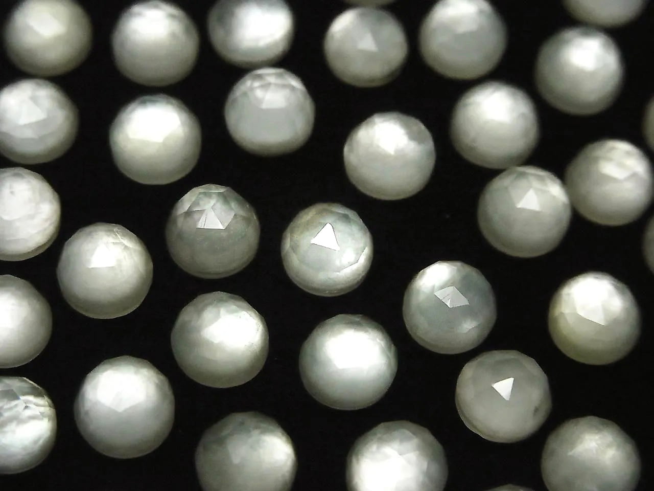 White Shell x Green Amethyst AAA Round Rose Cut 6x6mm