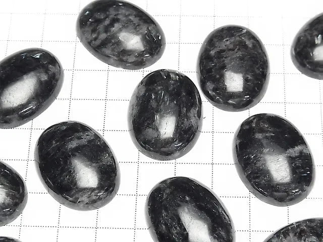 [Video] Nuummite  Oval  Cabochon 30x22mm 1pc