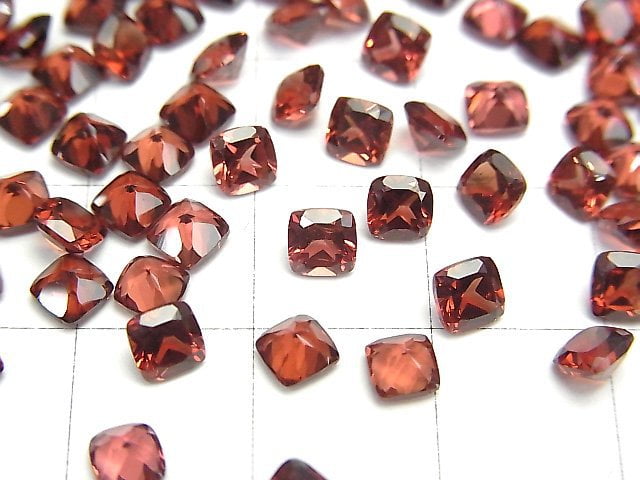 [Video] High Quality Mozambique Garnet AAA Undrilled Square Faceted 4x4mm 10pcs