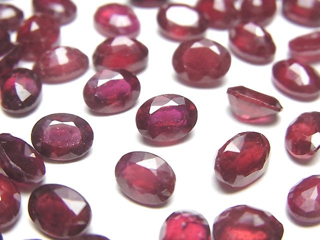 Oval, Ruby, Undrilled (No Hole) Gemstone Beads