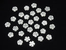 [Video] High quality white Shell AAA flower 10mm center hole 3pcs