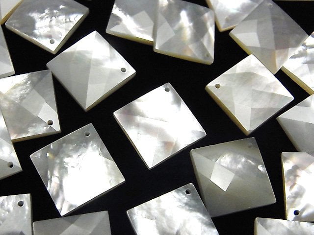 [Video] High Quality White Shell (Silver-lip Oyster) AAA Diamond Shape 17x17mm 4pcs