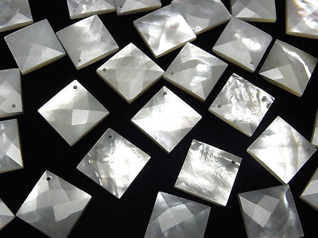 [Video] High Quality White Shell (Silver-lip Oyster) AAA Diamond Shape 17x17mm 4pcs