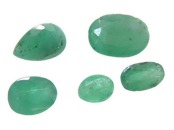 Emerald, One of a kind, Undrilled (No Hole) One of a kind