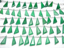 [Video]High Quality Green Onyx AAA- Flat Triangle 1strand (8pcs )