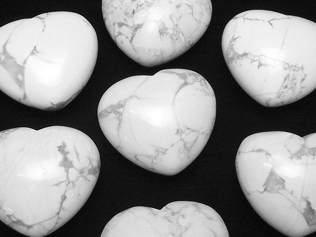 [Video] Howlite Magnesite Undrilled Heart 40x45mm 1pc