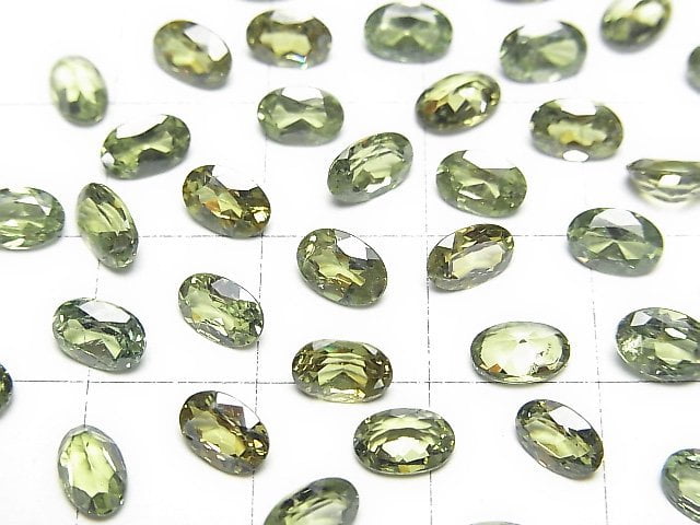 Grenat Démantoïde de Haute Qualité AAA Pierre Libre Ovale Facettée 6x4mm 1 pièce