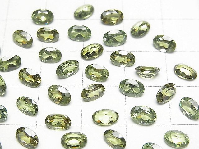 Grenat Démantoïde de Haute Qualité AAA Pierre Libre Ovale Facettée 6x4mm 1 pièce