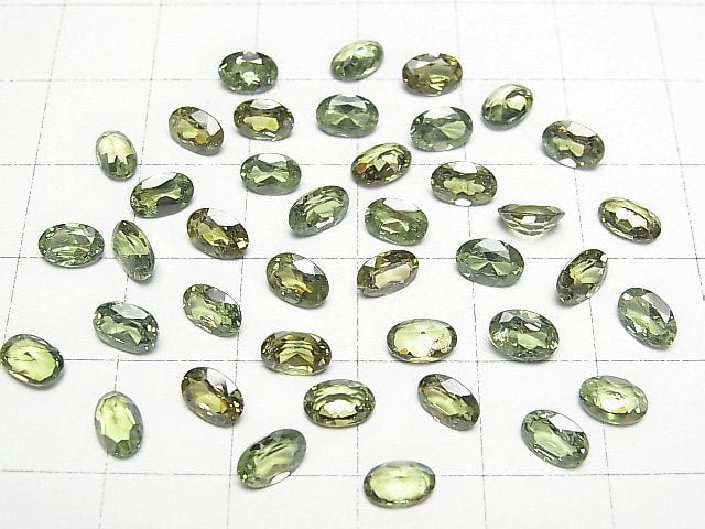 Grenat Démantoïde de Haute Qualité AAA Pierre Libre Ovale Facettée 6x4mm 1 pièce