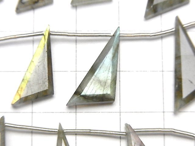 [Video] High Quality Labradorite AA++ Flat Triangle 1strand (8pcs )