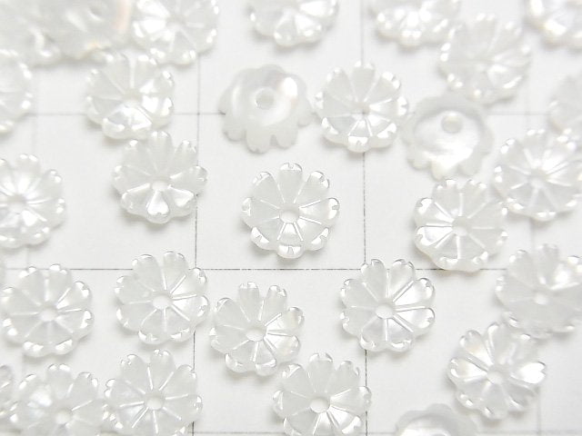 [Video] High Quality White Shell AAA 3D Flower 6mm Center Hole 4pcs